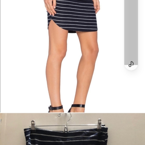 Navy blue and white stretch mini skirt - Picture 2 of 3